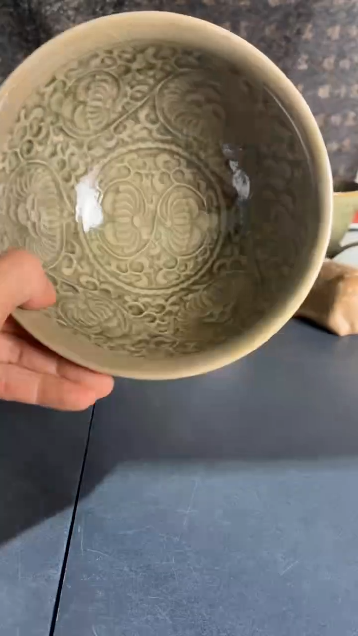 耀州窑仰山团菊碗微瑕黑开片