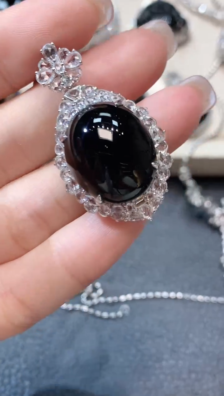 【闪购商品】翡翠吊坠(不含链)18K金镶嵌D38