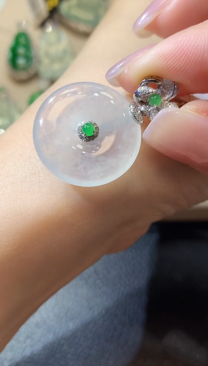 【闪购商品】翡翠吊坠(不含链)18K金镶嵌C20