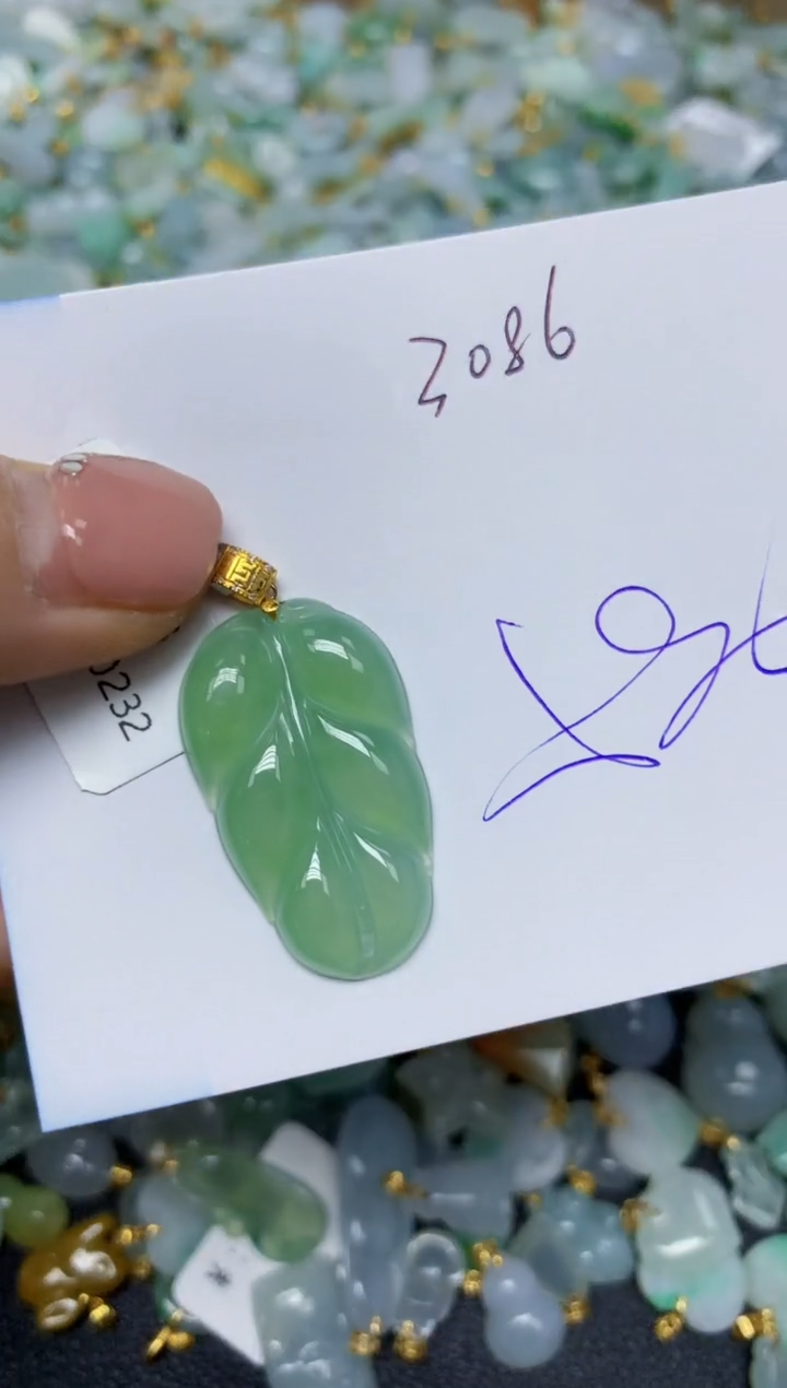 【闪购商品】翡翠挂件18K金镶嵌 天然翡翠A货