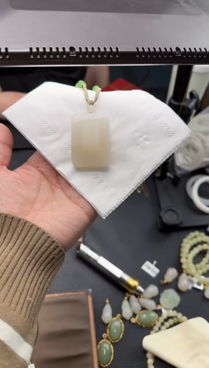 【闪购商品】和田玉颈饰未镶嵌藕粉无事牌