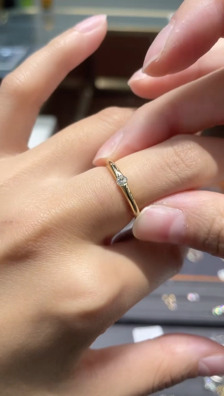 【闪购商品】钻石戒指18K金镶嵌X素款单颗钻石戒指