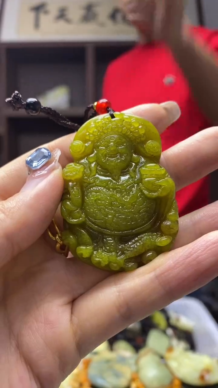 未镶嵌岫玉挂件 