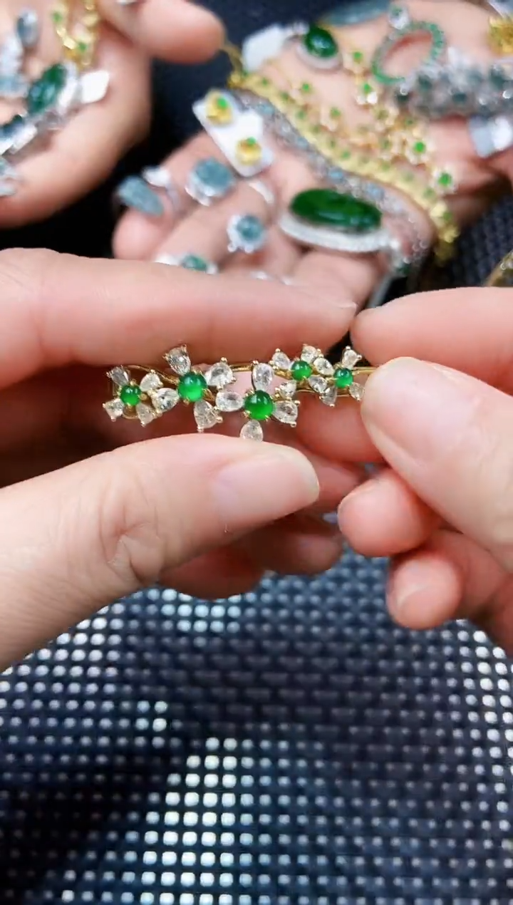 【闪购商品】翡翠吊坠(不含链)未镶嵌111111111