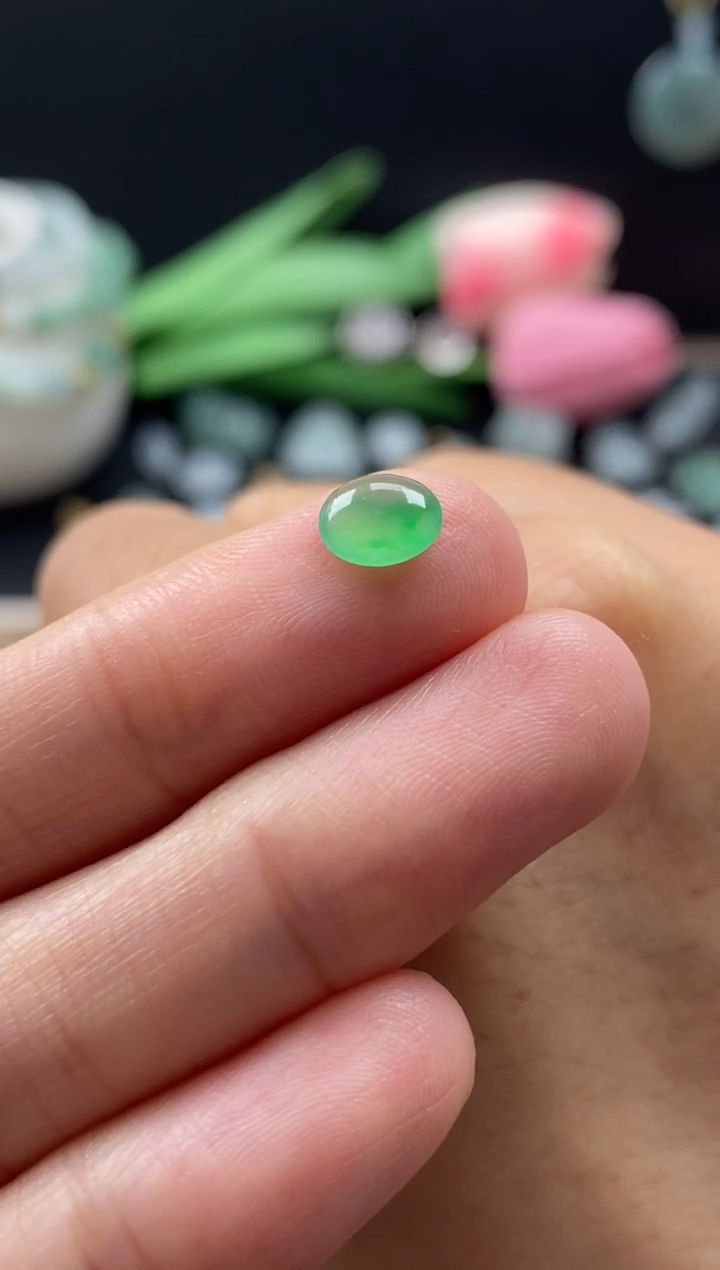 【闪购商品】翡翠颈饰未镶嵌翡翠冰绿蛋面