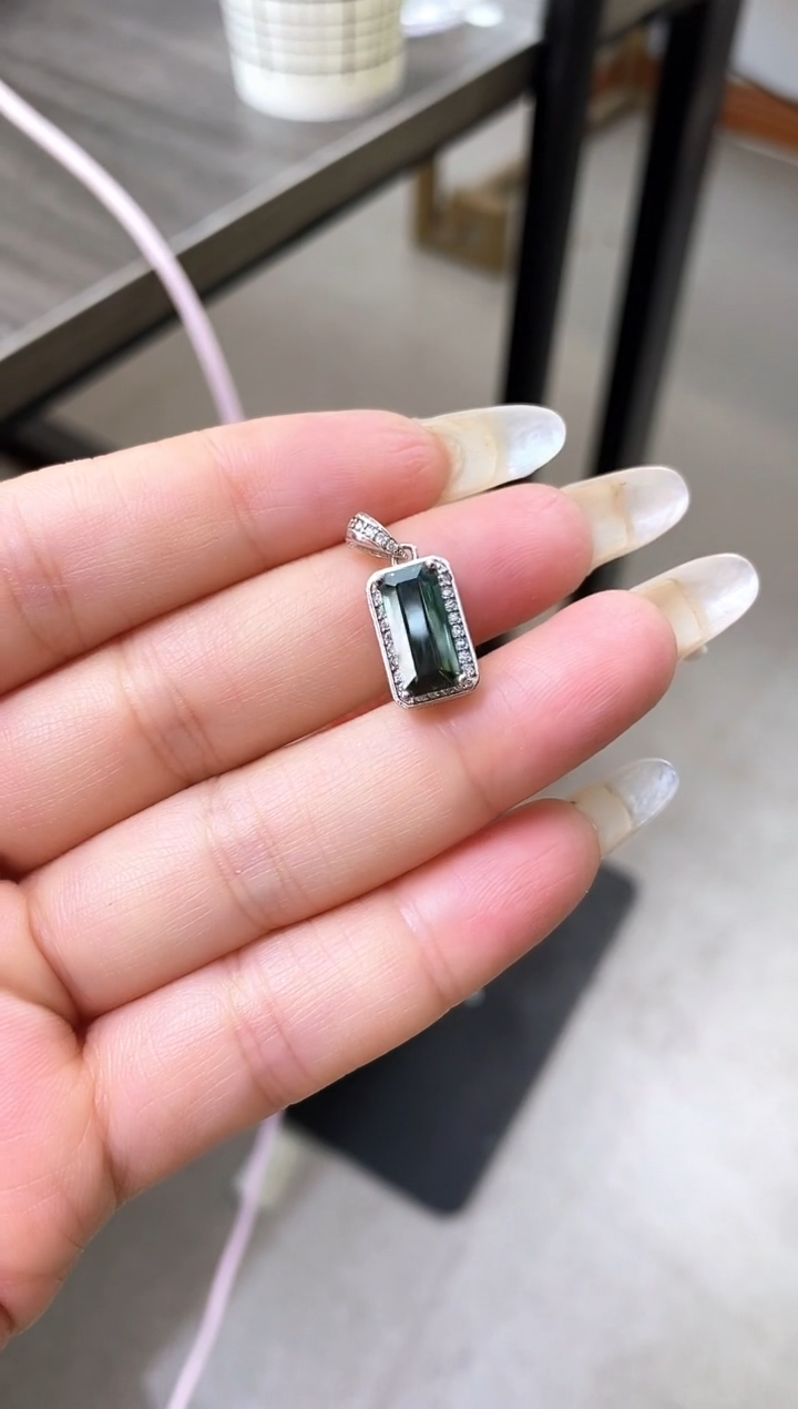 【闪购商品】碧玺吊坠(赠链)银S925镶嵌天然碧玺吊坠