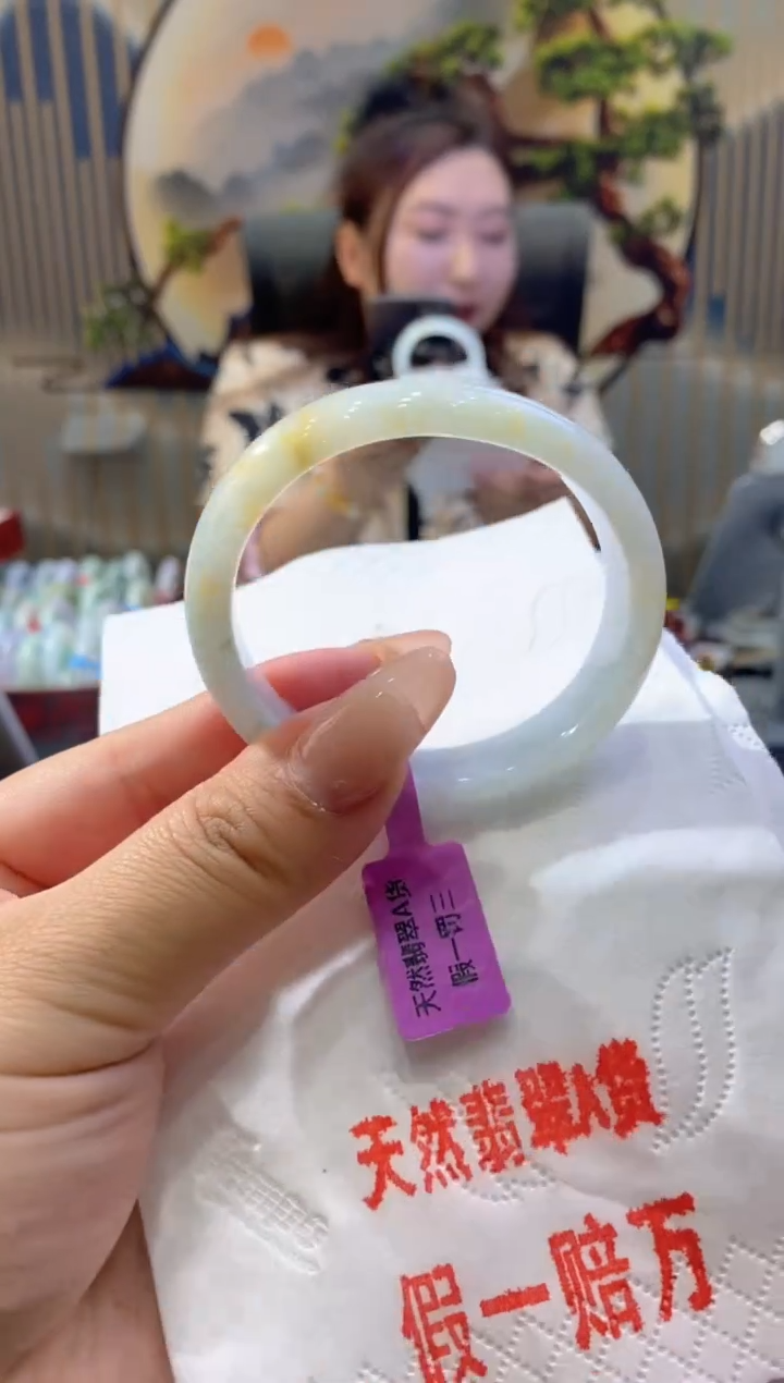 翡翠未镶嵌手镯多人007058