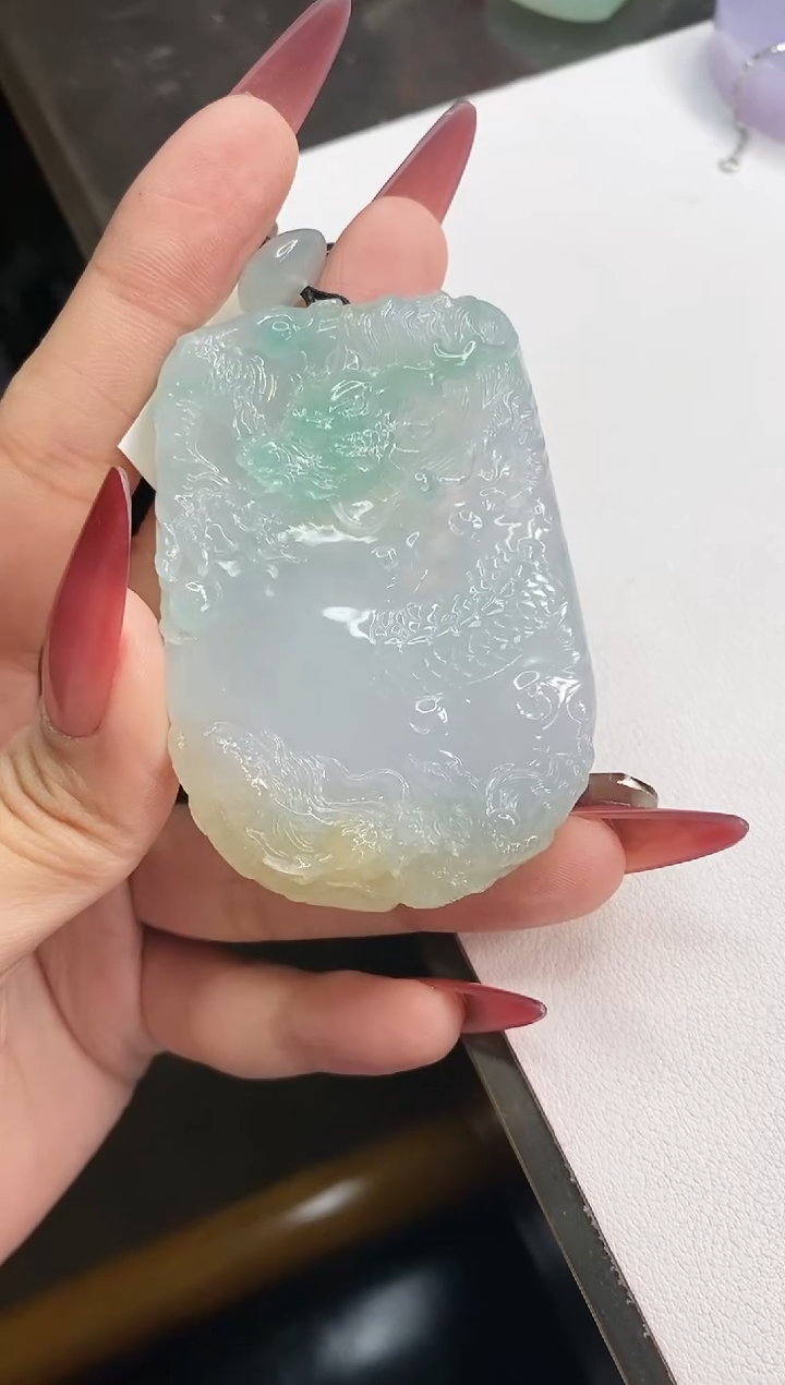 【闪购商品】翡翠颈饰未镶嵌龙牌