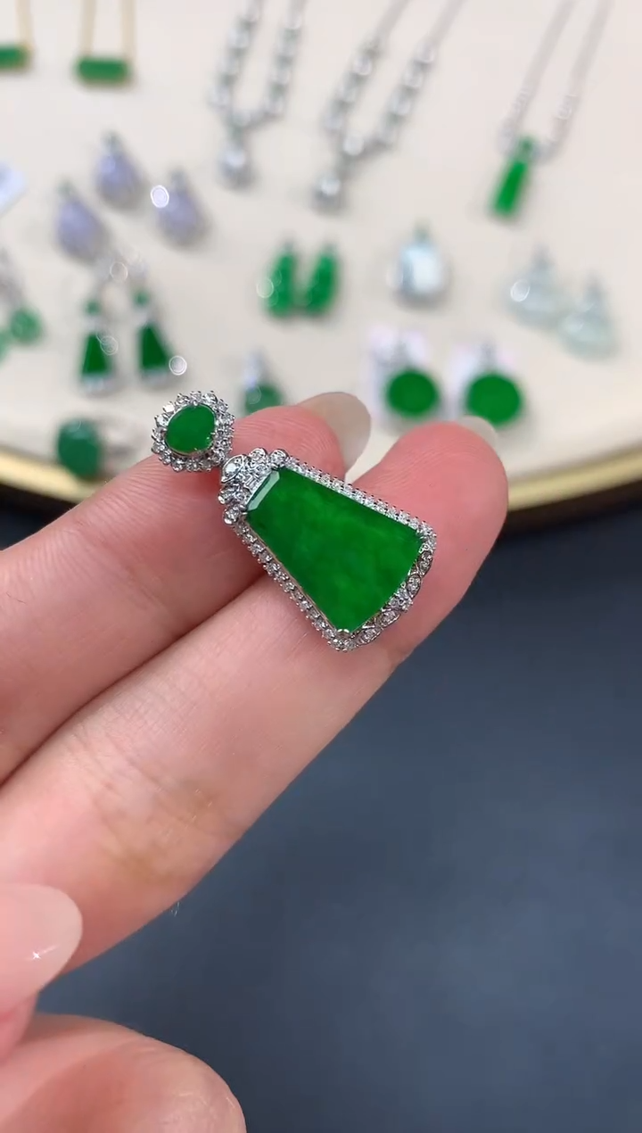 【闪购商品】翡翠吊坠(不含链)18K金镶嵌吊坠A341|13800