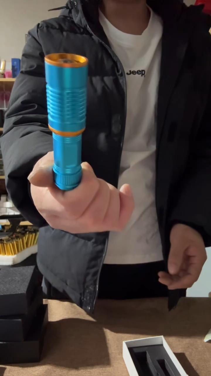 紫光灯孤品............