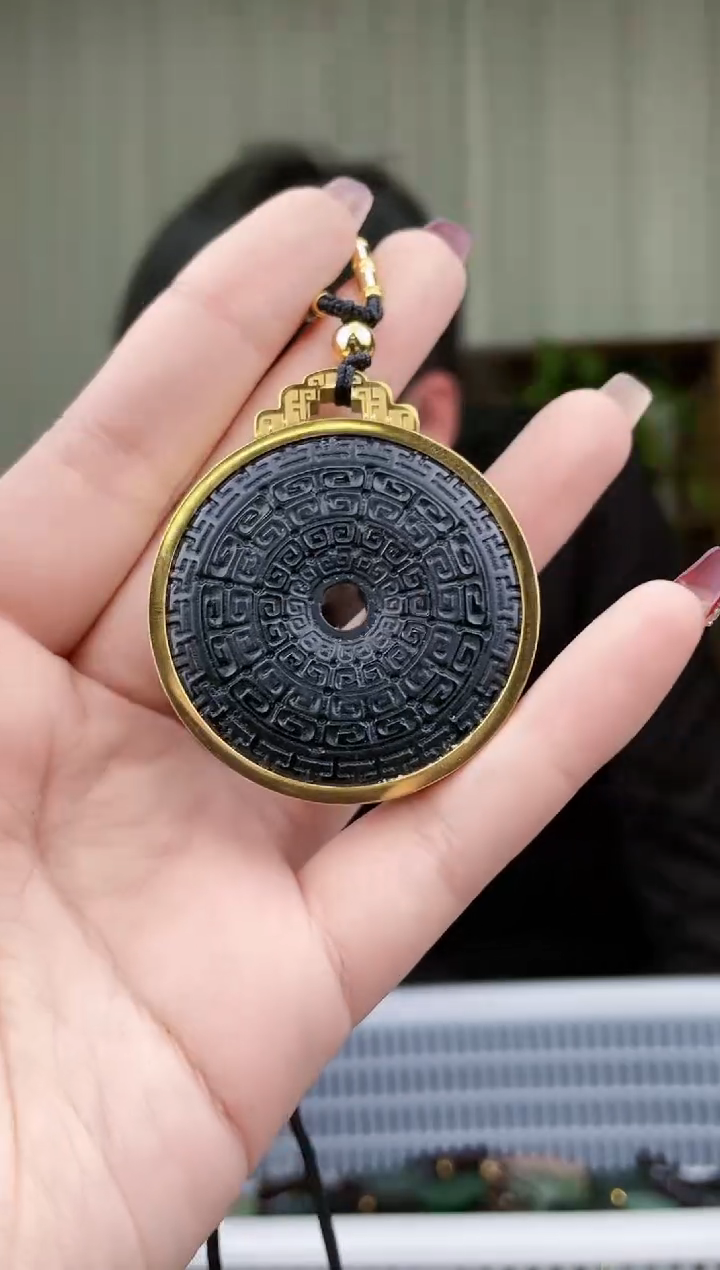 【闪购商品】和田玉挂件未镶嵌拍一发一，多样性发货！