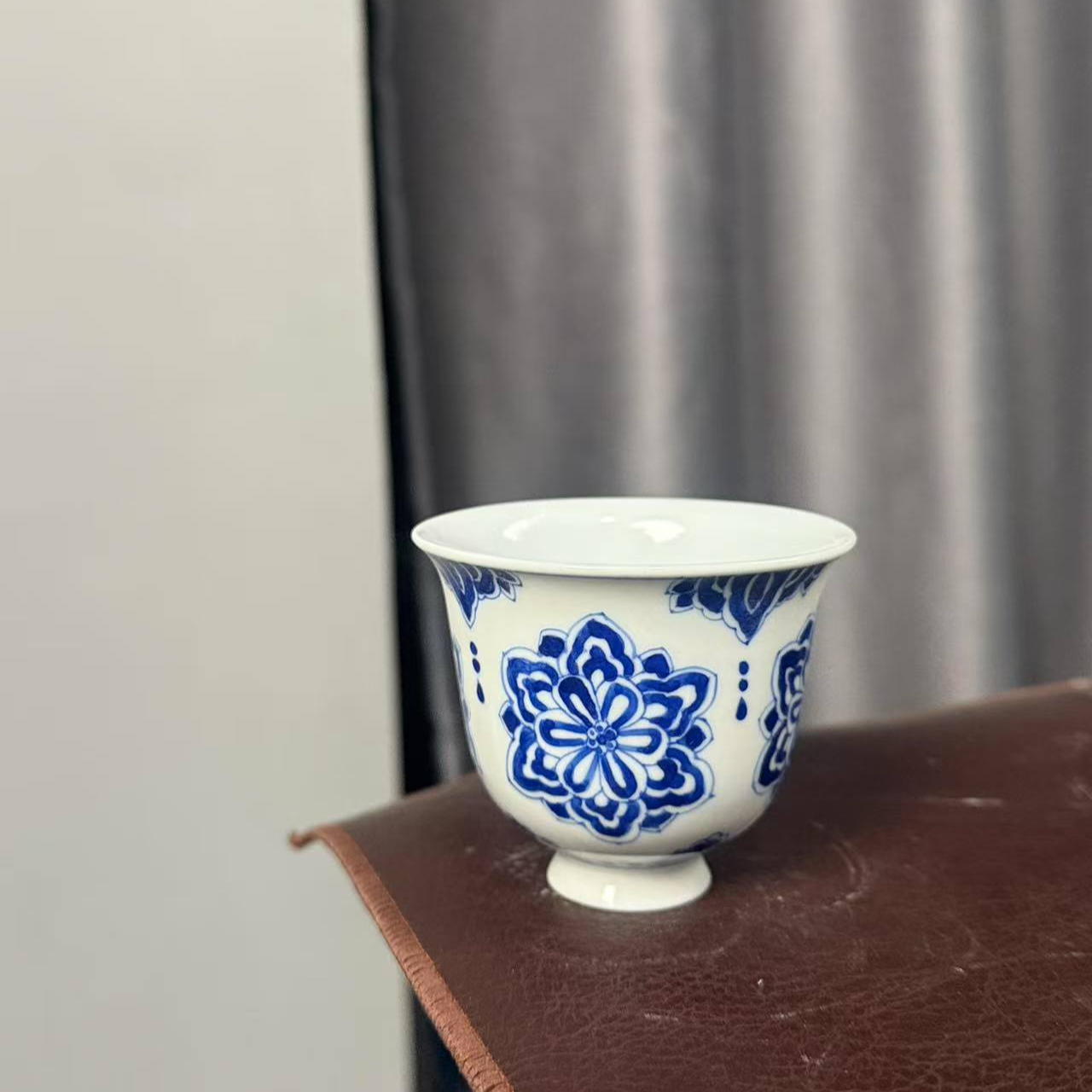 微瑕福利青花铃铛杯