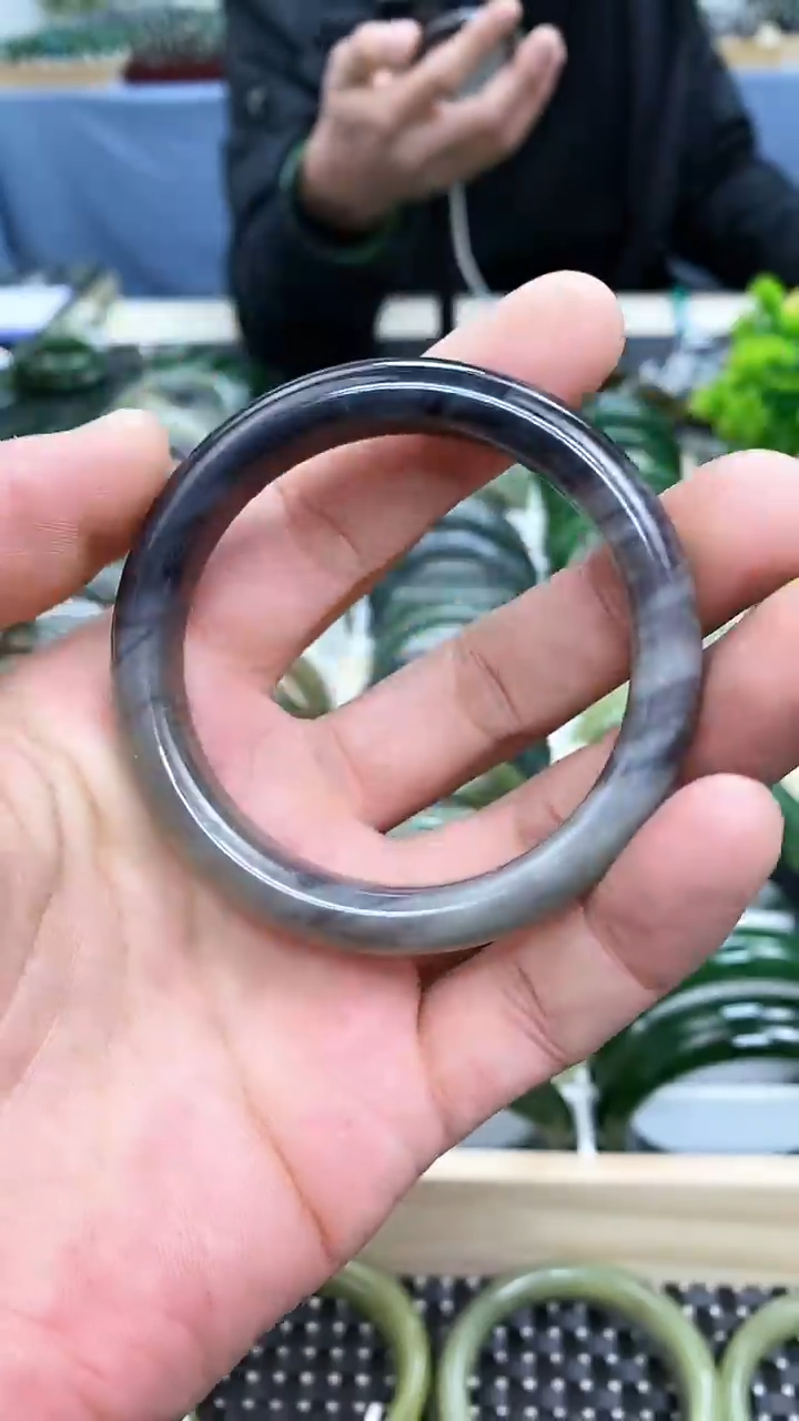 【闪购商品】和田玉手镯未镶嵌52.5