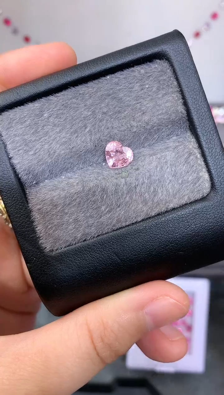 【闪购商品】定制尖晶石裸石未镶嵌心形 水蜜桃色调 1.49ct