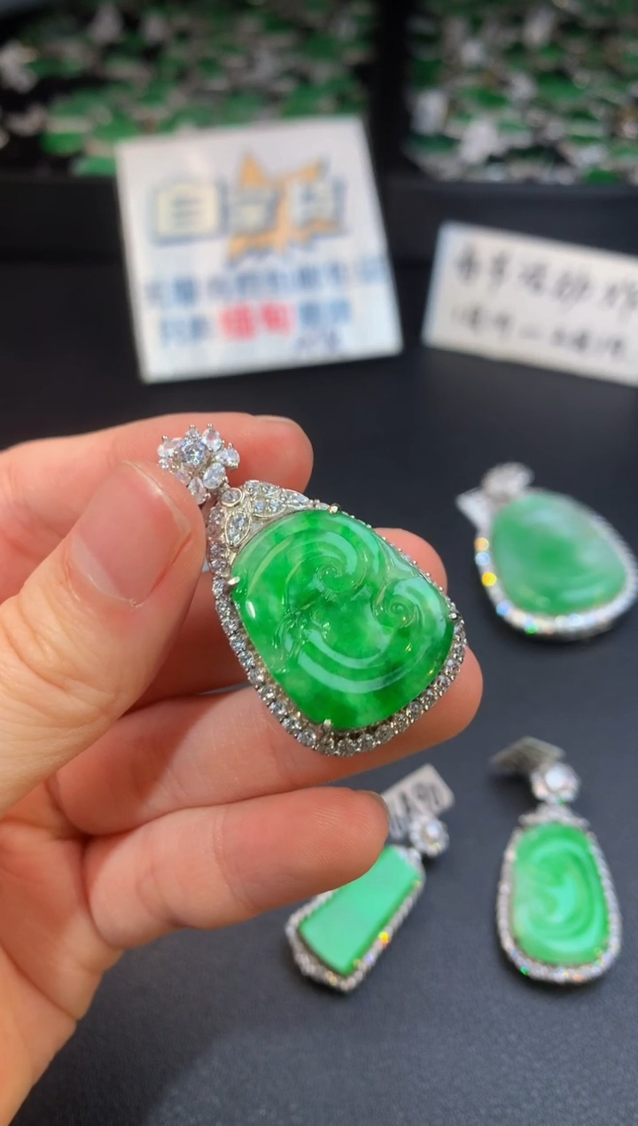 【闪购商品】翡翠颈饰银S925镶嵌翡翠