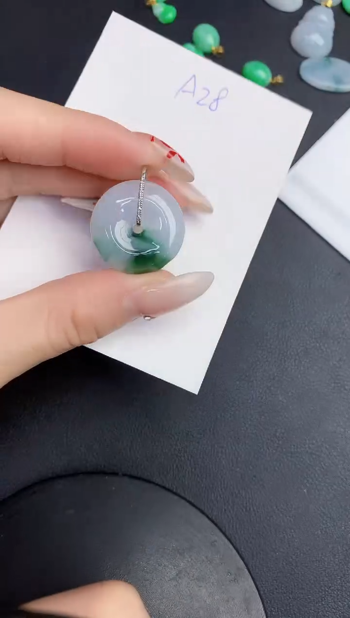 【闪购商品】翡翠颈饰18K金镶嵌0000000000