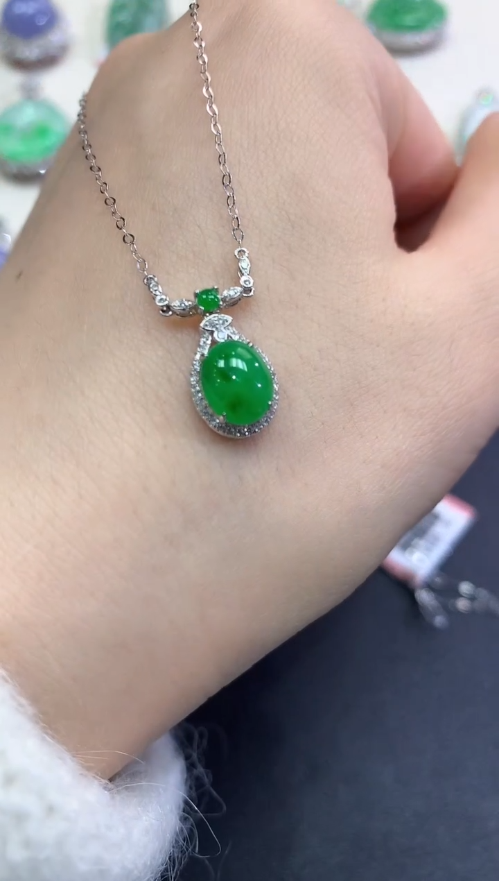 【闪购商品】翡翠颈饰18K金镶嵌B39   