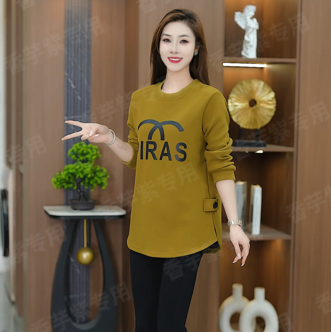 秋冬季特大码宽松款加绒加厚时尚休闲保暖女卫衣上衣中长款妈妈装