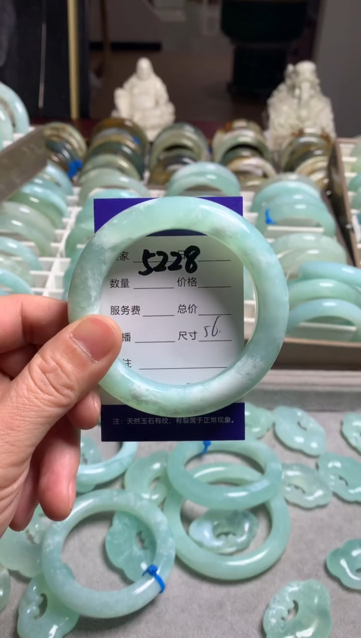 【闪购商品】蛇纹石玉手镯未镶嵌5228