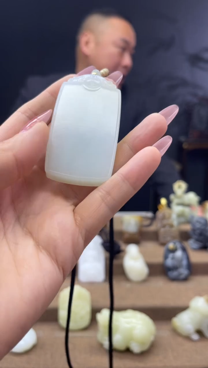 颈饰未镶嵌和田玉1