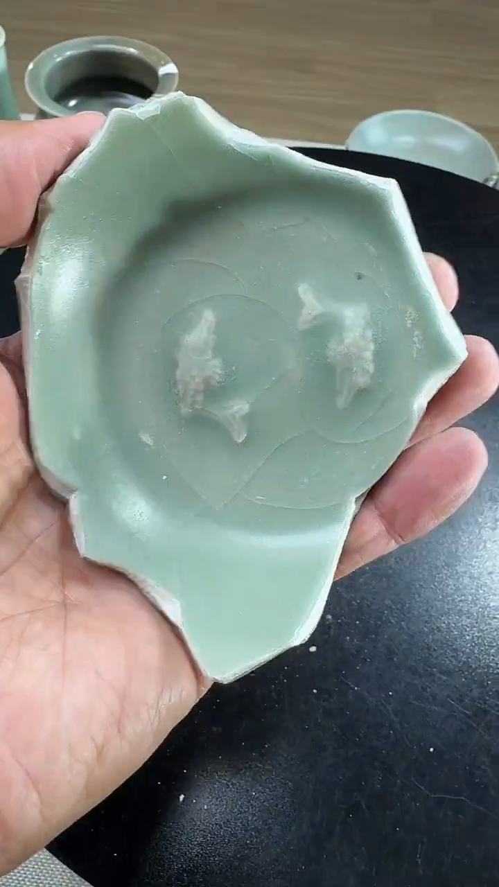 瓷片龙泉青瓷鱼底瓷片标本