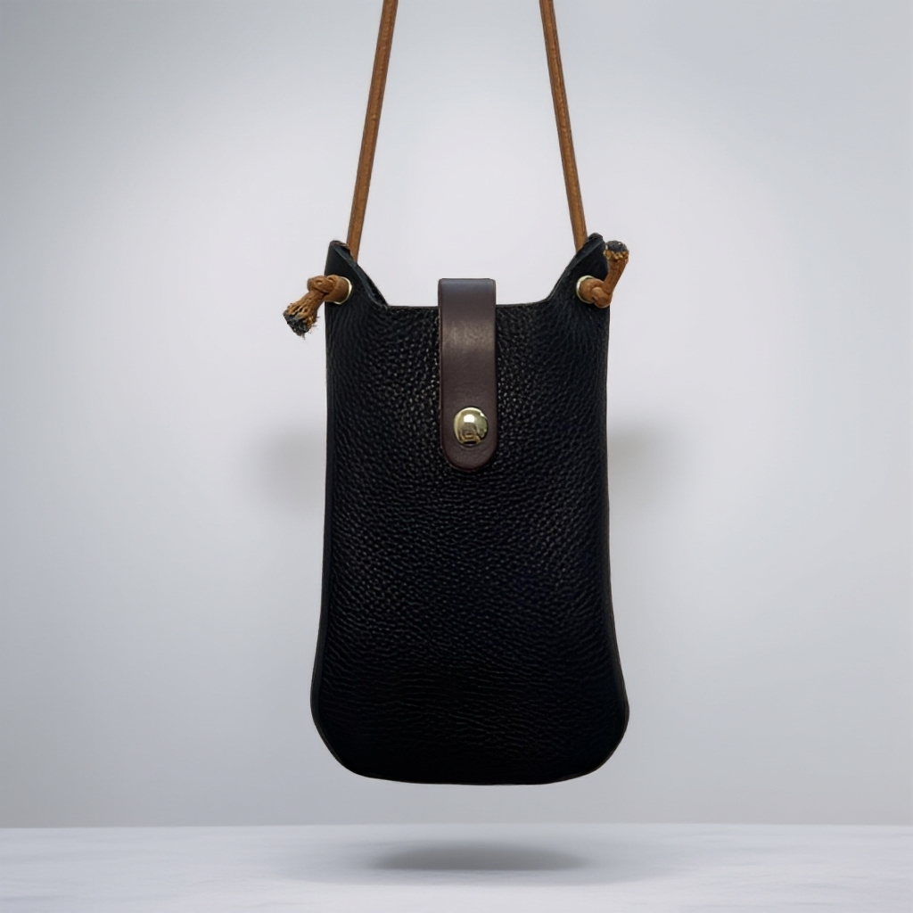 头层牛皮扣式斜挎黑色手机包小众简约百搭休闲复古时尚气质收纳包