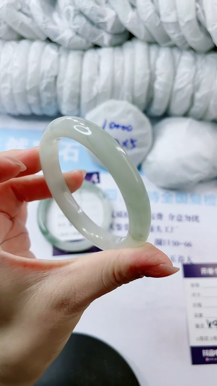 【闪购商品】石英质玉手镯未镶嵌多样性发货V91