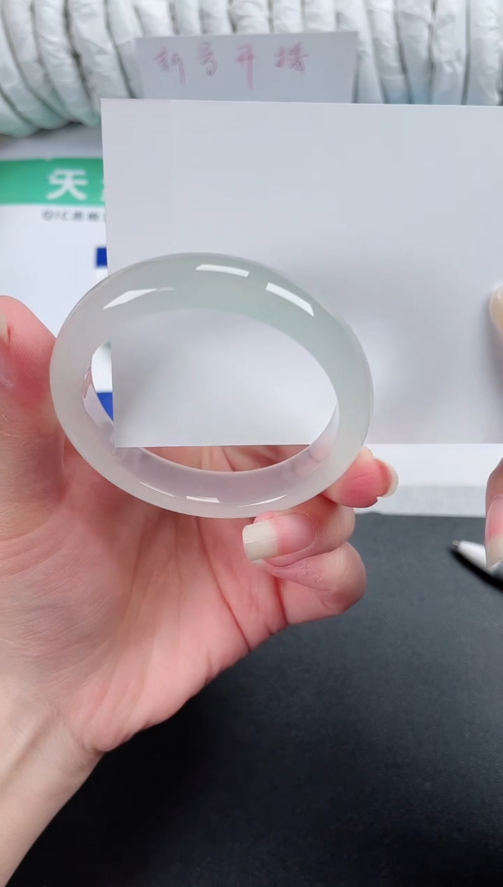 【闪购商品】石英质玉手镯未镶嵌224-51.2