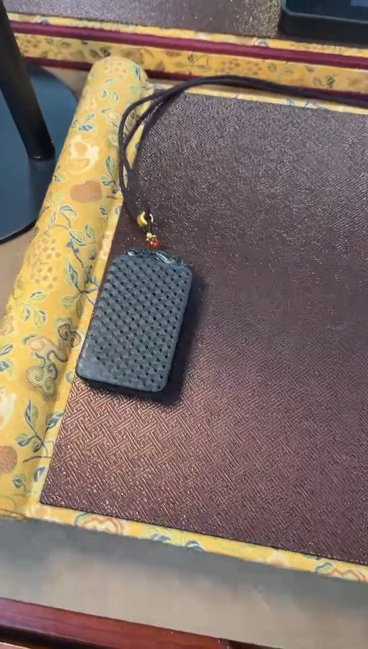 颈饰未镶嵌和田玉和田玉挂件扇形无事牌M013