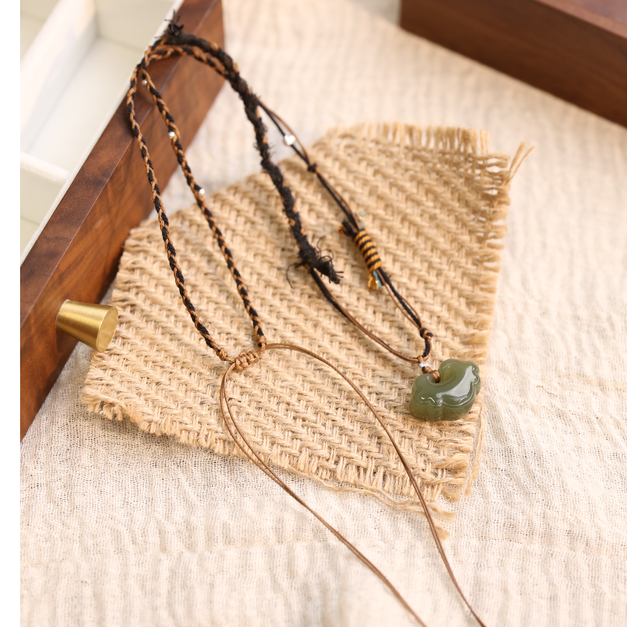 【云边】湖水绿和田玉 如意锁 项链（多样性发货）