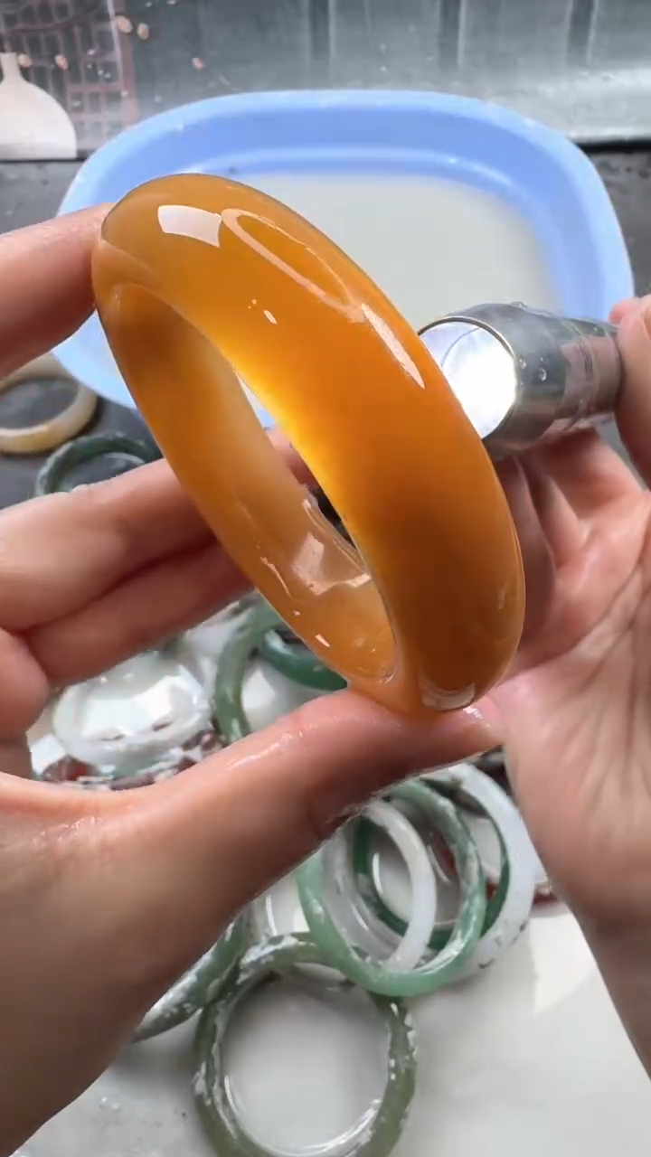 【闪购商品】石英质玉手镯未镶嵌75