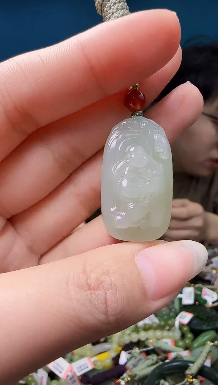 颈饰未镶嵌和田玉1