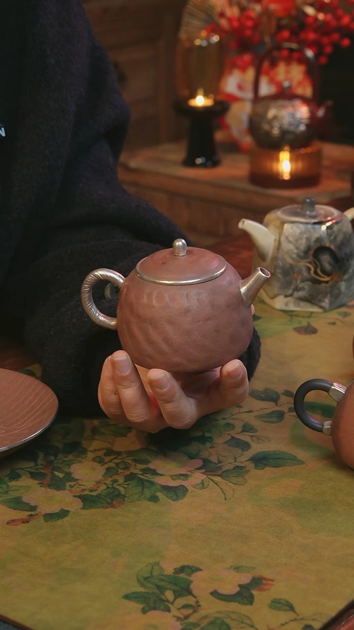 【闪购商品】瓷片小壶-------------