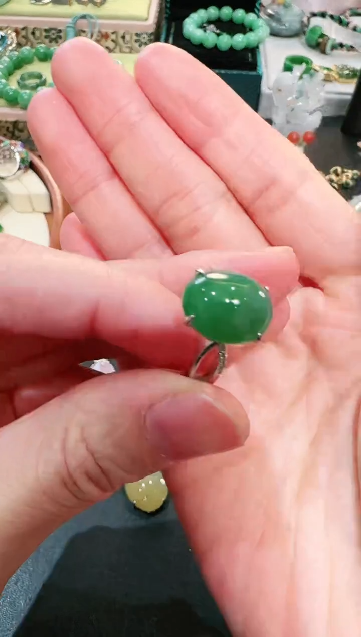 【闪购商品】翡翠颈饰18K金镶嵌戒指