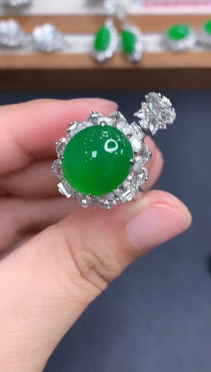 18K金镶嵌戒指翡翠698-中国好珍宝