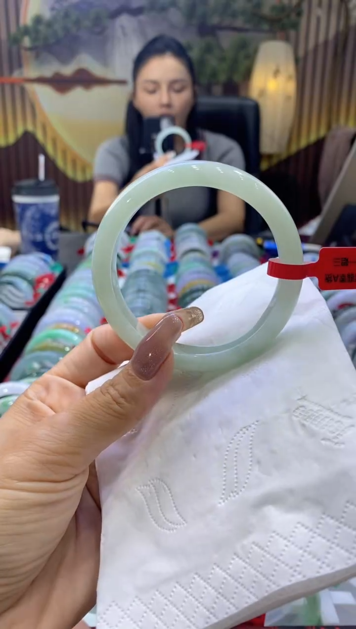 翡翠手镯未镶嵌00000235