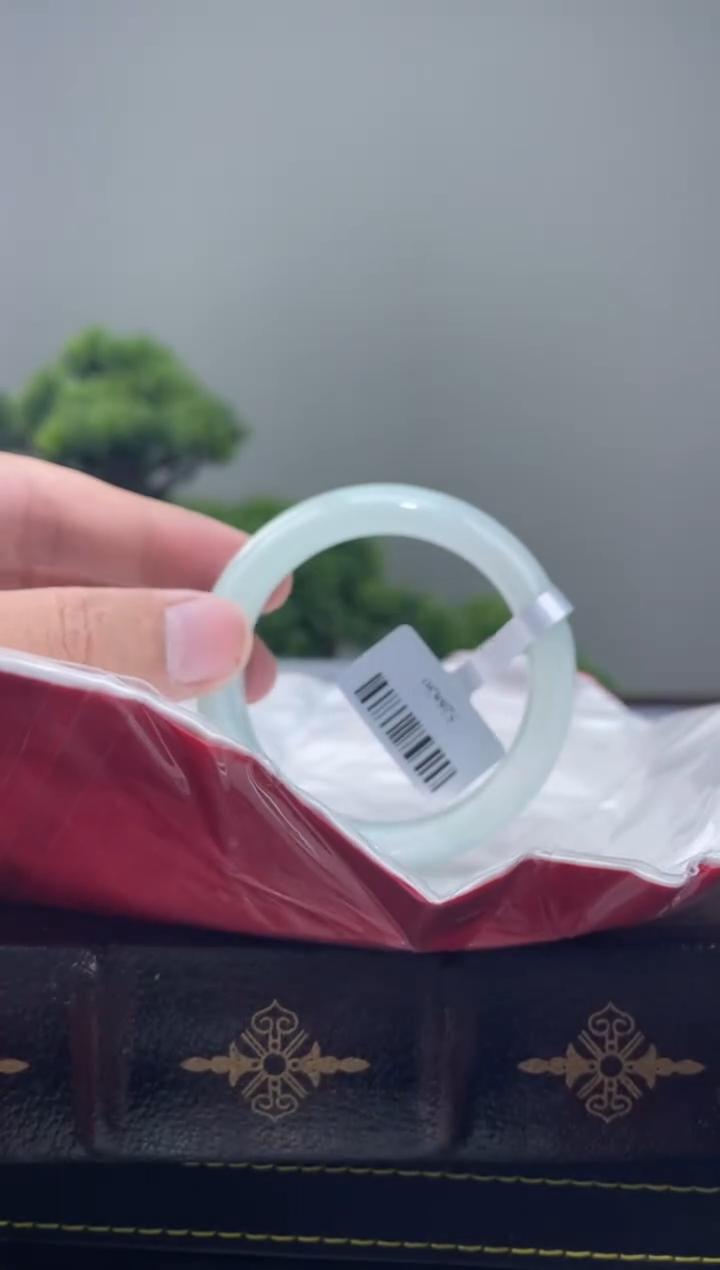 【闪购商品】翡翠手镯未镶嵌手镯3