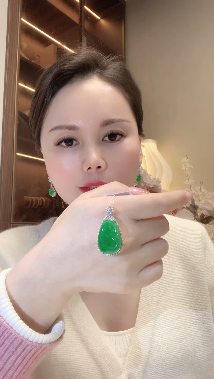 【闪购商品】翡翠吊坠(不含链)18K金镶嵌C11 