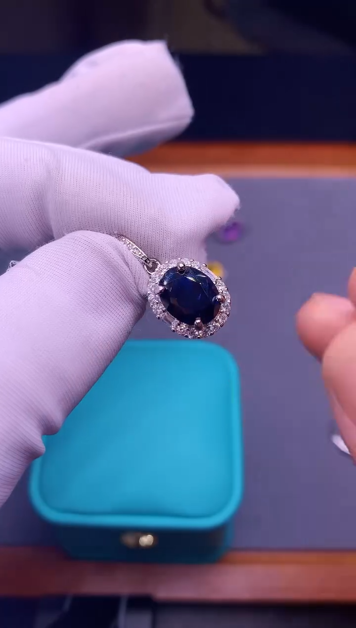 【闪购商品】蓝宝石吊坠(不含链)银S925镶嵌............