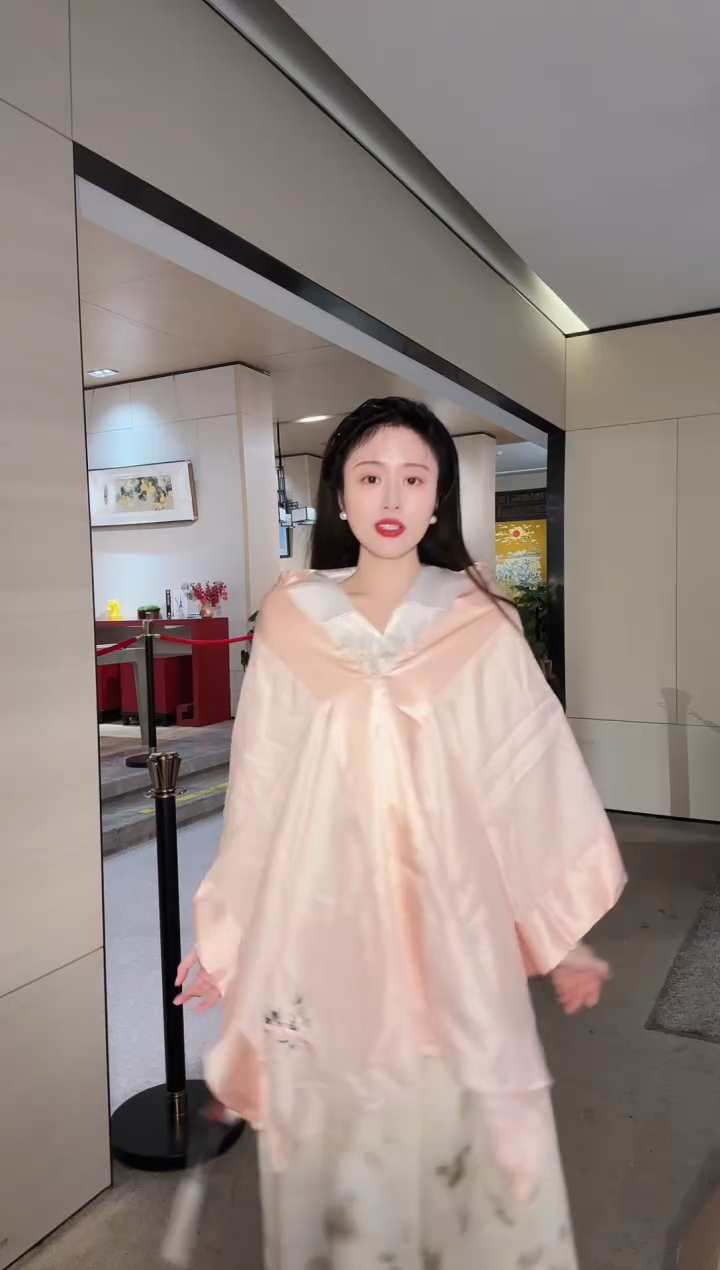 春归（粉米） 纱罗刺绣披肩