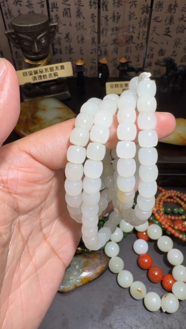 18K金镶嵌和田玉挂件和田玉