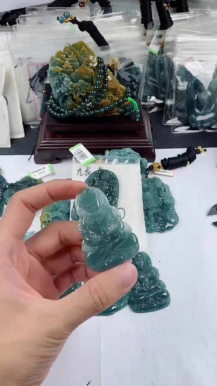 【闪购商品】翡翠颈饰未镶嵌多样性一件随机发货 观音99