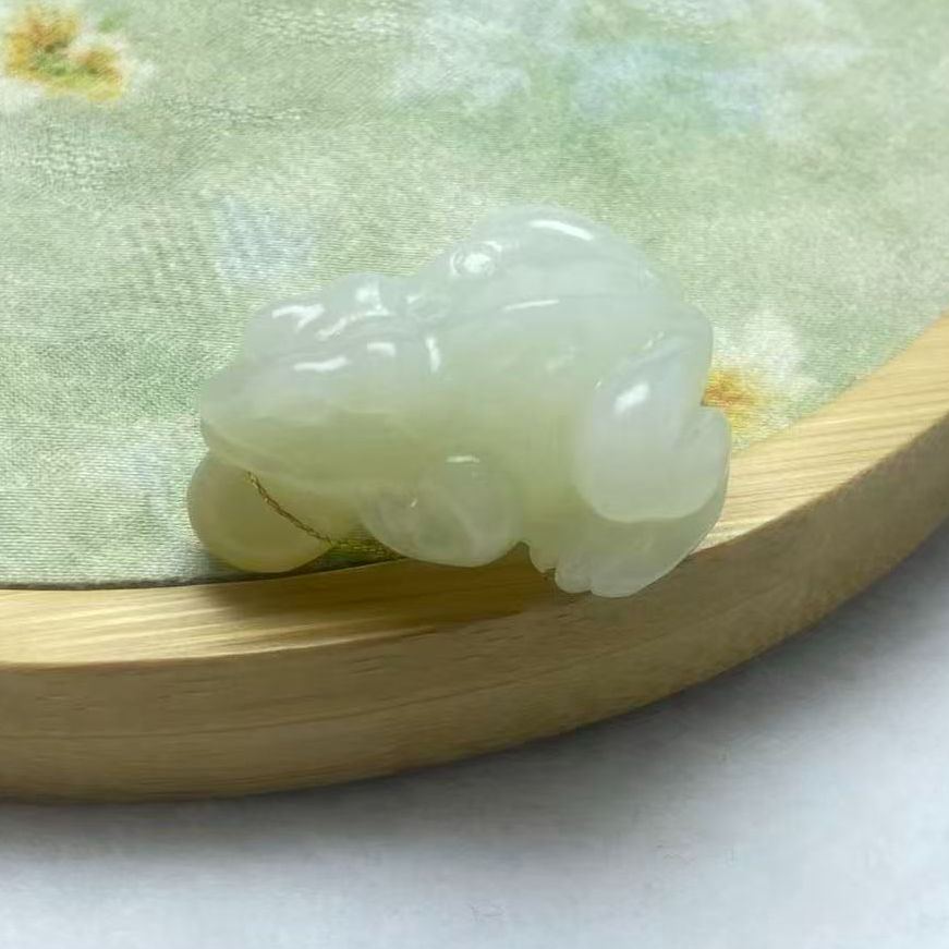 金蝉和田玉挂件S033