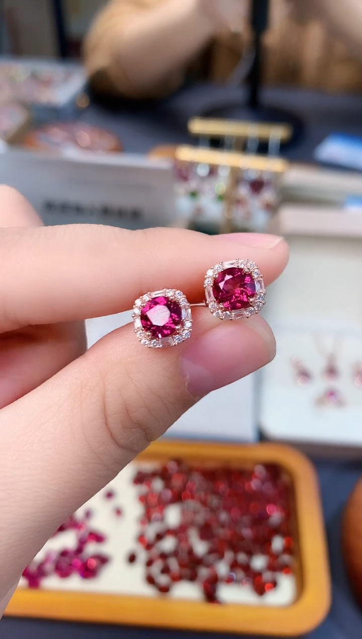 【闪购商品】石榴石耳钉银S925镶嵌天然镁铝