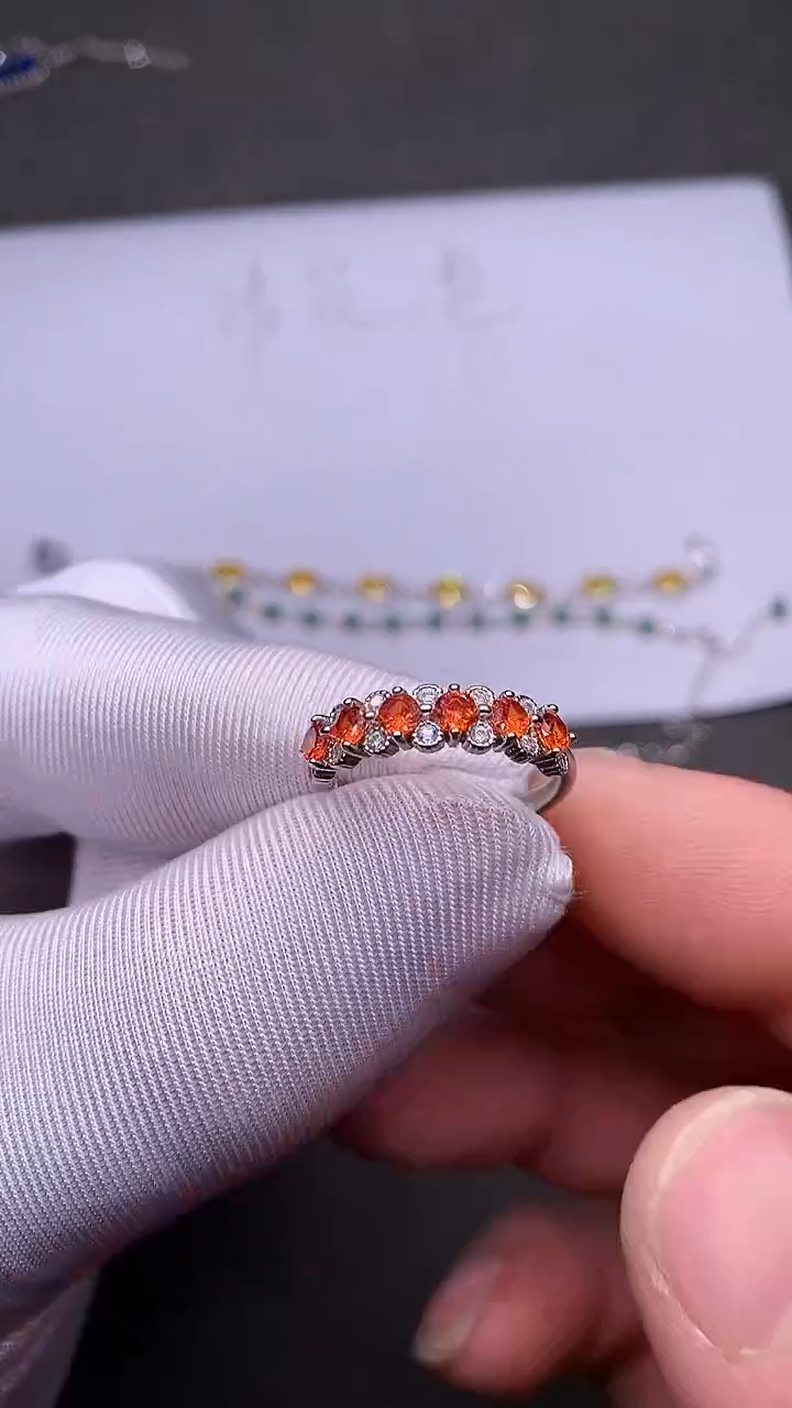 【闪购商品】彩色蓝宝石戒指银S925镶嵌······