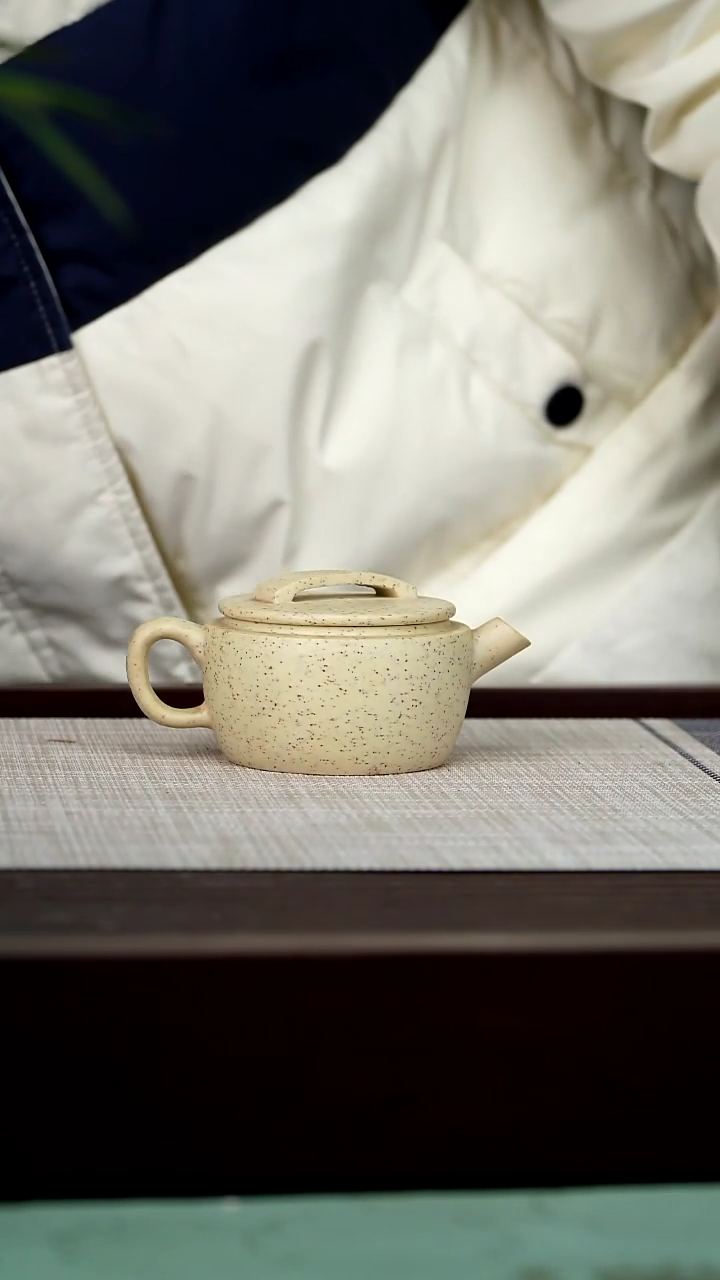 【闪购商品】宜兴原矿紫砂壶茶壶150C