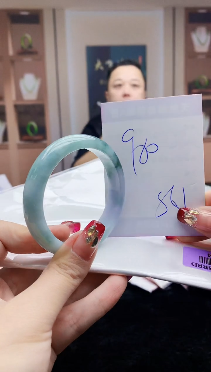 【闪购商品】翡翠手镯未镶嵌     H96-4