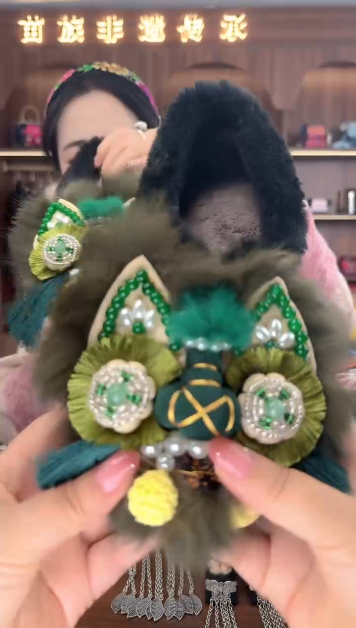 刺绣扶光苗绣传承L30