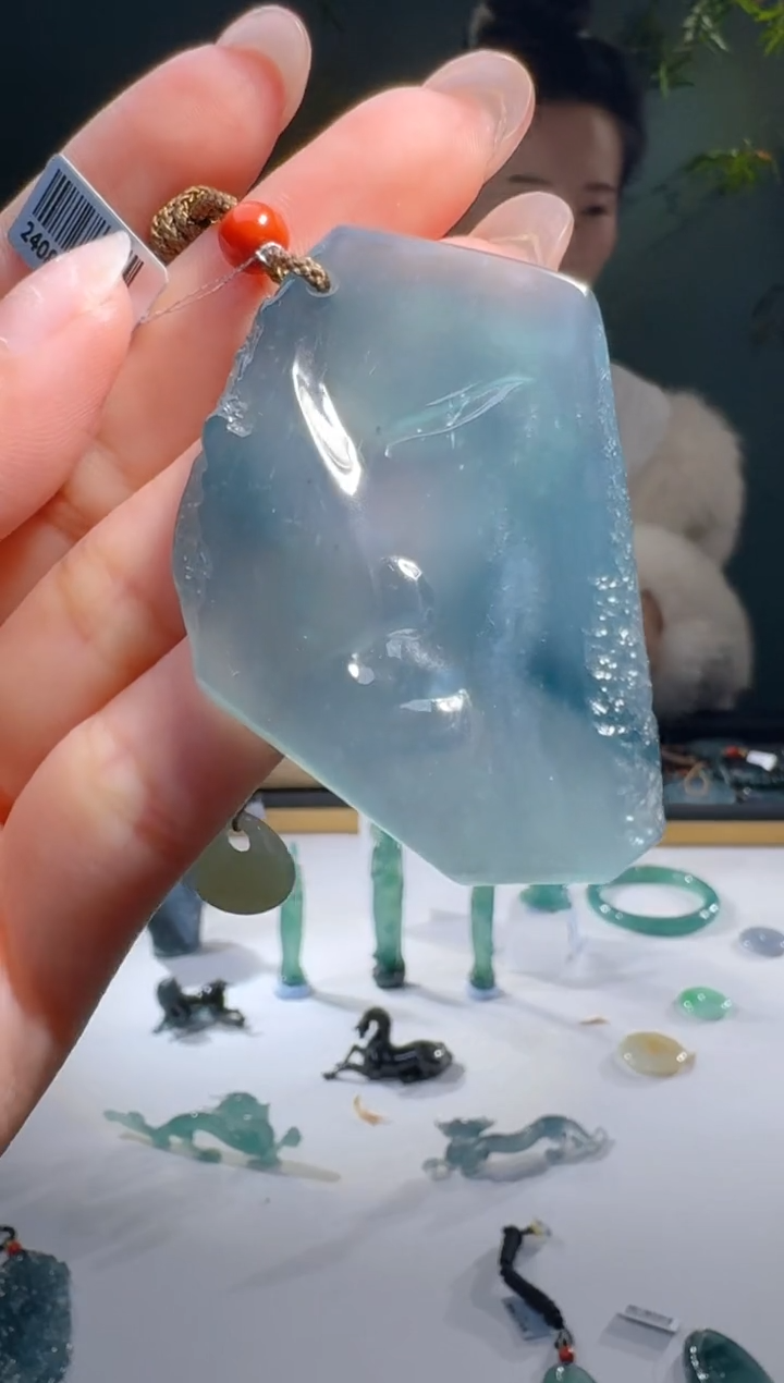 【闪购商品】翡翠颈饰未镶嵌天然A货翡翠随形
