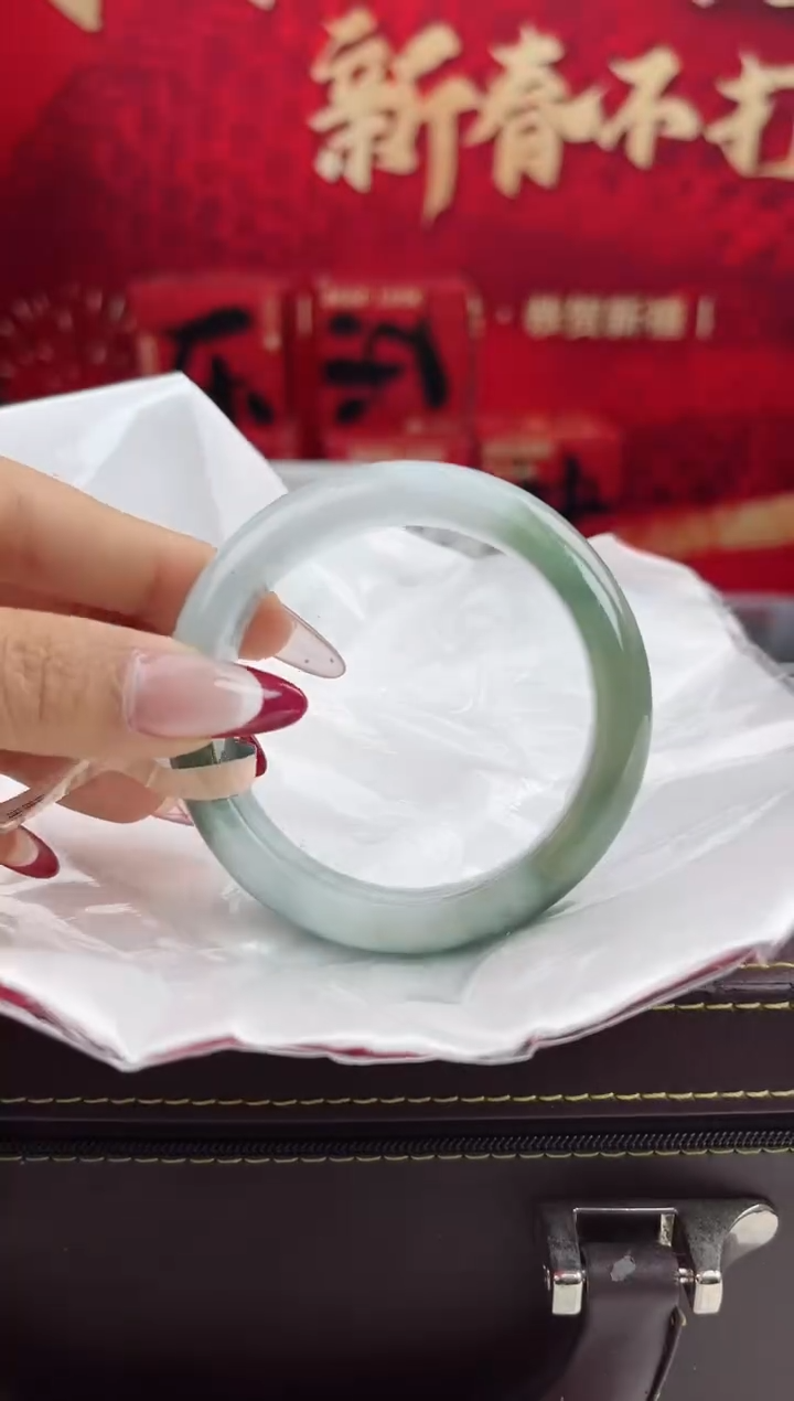 【闪购商品】翡翠手镯未镶嵌11翡翠手镯（微瑕）
